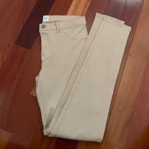 khaki pants